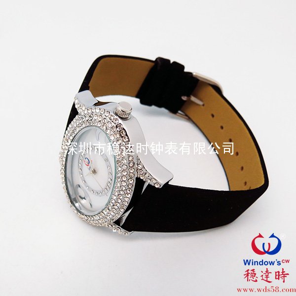 水晶石椭圆形时尚手表