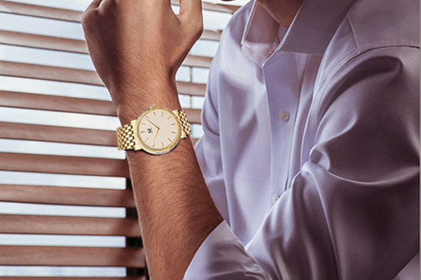 经典时尚男士不锈钢腕表+稳达时批量出售