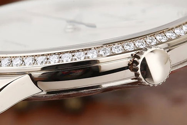 手表细节——高端施华洛世奇钻石镶嵌，把高端戴在手腕上——稳达时